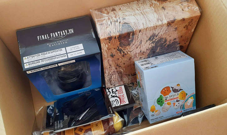 総額34,000円相当が入った「FF14限定オリジナルグッズ2022年版福宝箱 